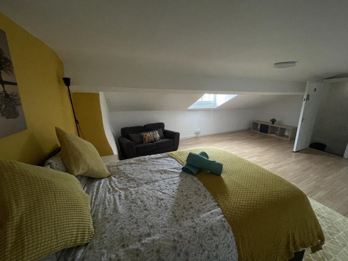 Stays - Doublebed In Centre
